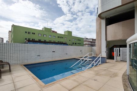 Apartamento para alugar com 104m², 3 quartos e 2 vagas Apartamento para alugar com 104m², 3 quartos e 2 vagasÁrea comum - Piscina