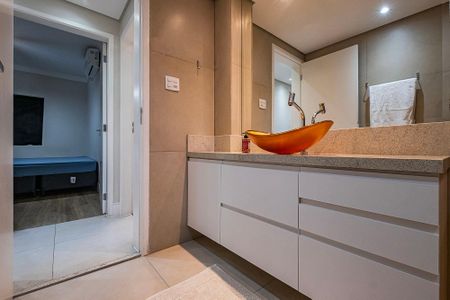 Apartamento à venda com 90m², 2 quartos e sem vaga Apartamento à venda com 90m², 2 quartos e sem vagaBanheiro Social
