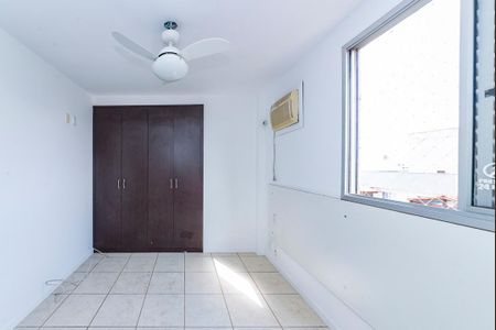 Apartamento à venda com 70m², 2 quartos e 2 vagas Apartamento à venda com 70m², 2 quartos e 2 vagasSuíte