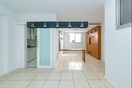 Apartamento à venda com 70m², 2 quartos e 2 vagas Apartamento à venda com 70m², 2 quartos e 2 vagasSala
