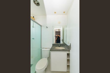 Apartamento à venda com 70m², 2 quartos e 2 vagas Apartamento à venda com 70m², 2 quartos e 2 vagasBanheiro da Suíte