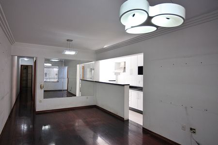 Casa à venda com 207m², 3 quartos e 2 vagasSala