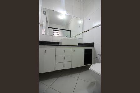 Casa à venda com 207m², 3 quartos e 2 vagasBanheiro da Suíte