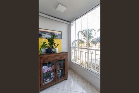 Apartamento à venda com 66m², 2 quartos e 1 vaga Apartamento à venda com 66m², 2 quartos e 1 vagaSala - Varanda