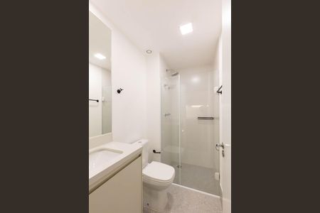 Banheiro de kitnet/studio para alugar com 1 quarto, 25m² em Santa Cecilia, São Paulo