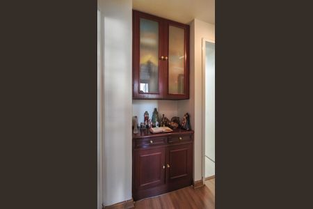 Apartamento à venda com 77m², 2 quartos e 1 vaga Apartamento à venda com 77m², 2 quartos e 1 vagaCorredor