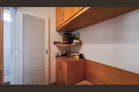 Apartamento à venda com 77m², 2 quartos e 1 vaga Apartamento à venda com 77m², 2 quartos e 1 vagaQuarto de Serviço