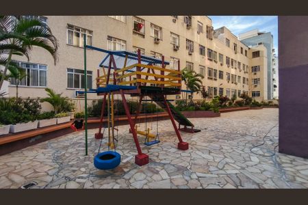 Apartamento à venda com 77m², 2 quartos e 1 vaga Apartamento à venda com 77m², 2 quartos e 1 vagaÁrea comum - Playground