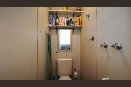 Apartamento à venda com 77m², 2 quartos e 1 vaga Apartamento à venda com 77m², 2 quartos e 1 vagaBanheiro de serviço