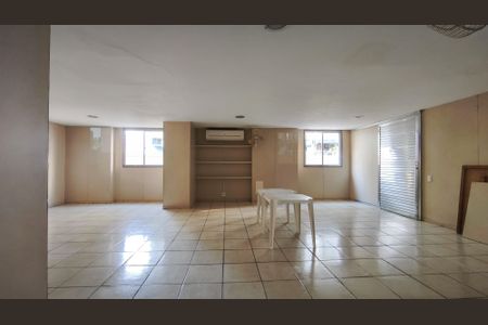 Apartamento à venda com 77m², 2 quartos e 1 vaga Apartamento à venda com 77m², 2 quartos e 1 vagaÁrea comum - Salão de festas