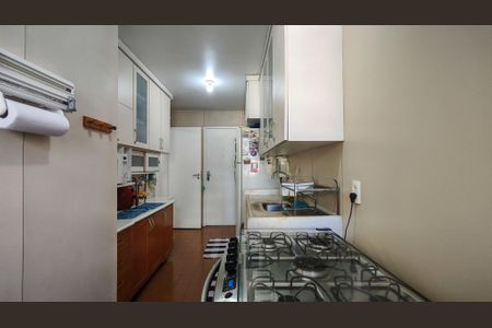 Apartamento à venda com 77m², 2 quartos e 1 vaga Apartamento à venda com 77m², 2 quartos e 1 vagaCozinha