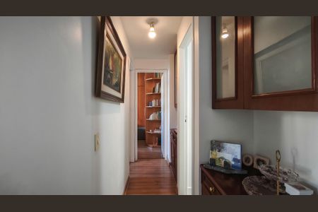 Apartamento à venda com 77m², 2 quartos e 1 vaga Apartamento à venda com 77m², 2 quartos e 1 vagaCorredor