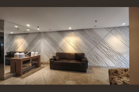 Apartamento à venda com 77m², 2 quartos e 1 vaga Apartamento à venda com 77m², 2 quartos e 1 vagaFachada e portaria