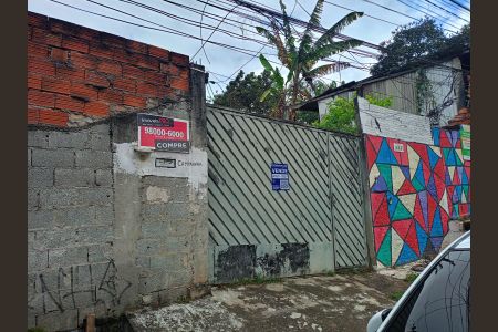 Casa para alugar com 150m², 2 quartos e 4 vagas Casa para alugar com 150m², 2 quartos e 4 vagasFachada