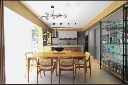 Apartamento à venda com 84m², 2 quartos e 1 vaga Apartamento à venda com 84m², 2 quartos e 1 vagaSala