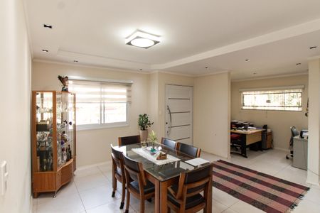 Casa à venda com 235m², 3 quartos e 5 vagas Casa à venda com 235m², 3 quartos e 5 vagasSala de Jantar