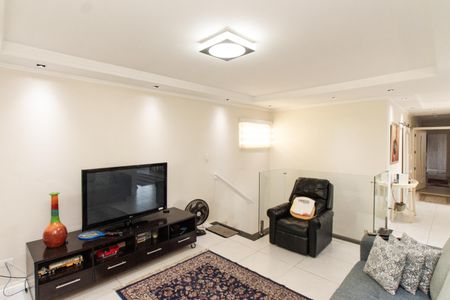 Casa à venda com 235m², 3 quartos e 5 vagas Casa à venda com 235m², 3 quartos e 5 vagasSala