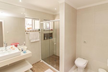 Casa à venda com 235m², 3 quartos e 5 vagas Casa à venda com 235m², 3 quartos e 5 vagasBanheiro