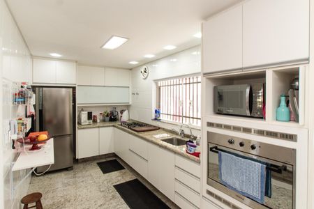 Casa à venda com 235m², 3 quartos e 5 vagas Casa à venda com 235m², 3 quartos e 5 vagasCozinha