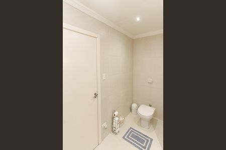 Casa à venda com 235m², 3 quartos e 5 vagas Casa à venda com 235m², 3 quartos e 5 vagasBanheiro da Suíte