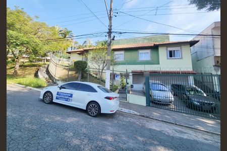 Casa à venda com 235m², 3 quartos e 5 vagas Casa à venda com 235m², 3 quartos e 5 vagasFachada