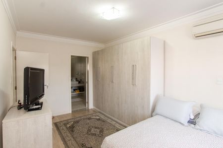 Casa à venda com 235m², 3 quartos e 5 vagas Casa à venda com 235m², 3 quartos e 5 vagasSuíte