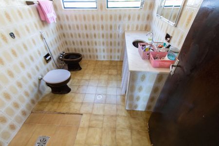 Casa à venda com 200m², 5 quartos e 2 vagas Casa à venda com 200m², 5 quartos e 2 vagasBanheiro da Suíte 2