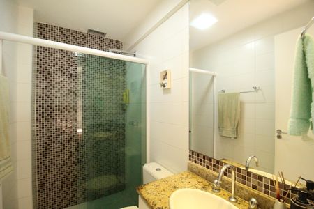 Apartamento à venda com 76m², 3 quartos e 1 vagaBanheiro da suíte