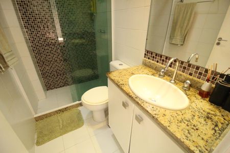 Apartamento à venda com 76m², 3 quartos e 1 vagaBanheiro da suíte