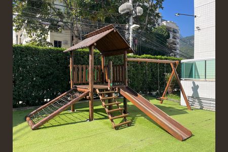 Apartamento à venda com 76m², 3 quartos e 1 vaga Apartamento à venda com 76m², 3 quartos e 1 vagaÁrea comum - Playground