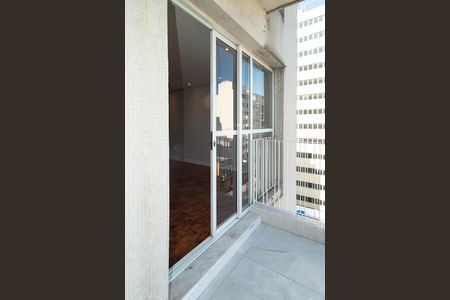 Apartamento à venda com 176m², 3 quartos e sem vaga Apartamento à venda com 176m², 3 quartos e sem vagaSacada