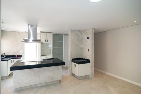 Apartamento à venda com 176m², 3 quartos e sem vaga Apartamento à venda com 176m², 3 quartos e sem vagaCozinha