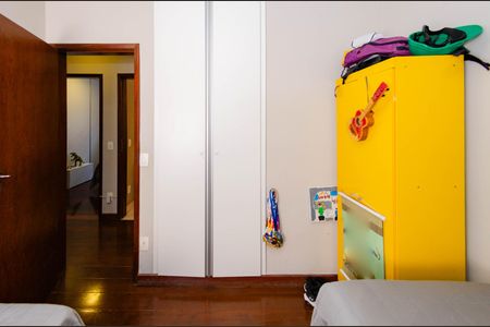 Apartamento à venda com 120m², 3 quartos e 2 vagasQuarto 2