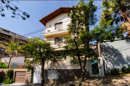 Apartamento à venda com 120m², 3 quartos e 2 vagasFachada