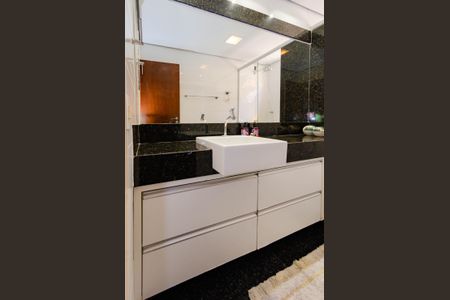 Apartamento à venda com 120m², 3 quartos e 2 vagasBanheiro social