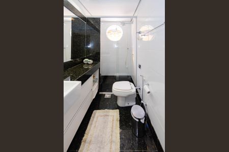 Apartamento à venda com 120m², 3 quartos e 2 vagasBanheiro social