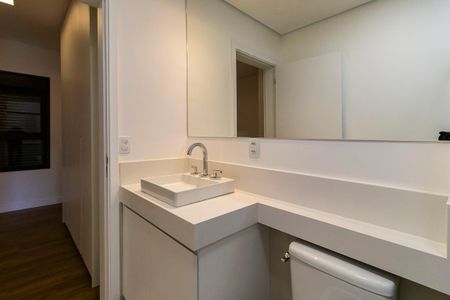 Casa de condomínio à venda com 138m², 3 quartos e 2 vagas Casa de condomínio à venda com 138m², 3 quartos e 2 vagasBanheiro da suíte 2