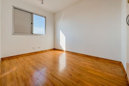 Apartamento à venda com 86m², 3 quartos e 2 vagasQuarto 2