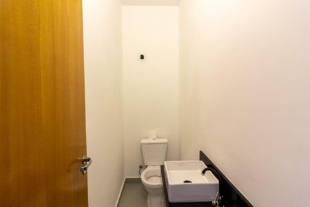 Lavabo de casa para alugar com 3 quartos, 140m² em Vila Marari, São Paulo
