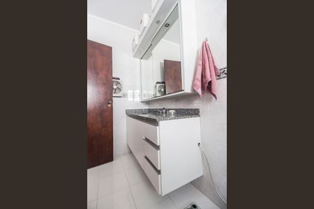 Casa de condomínio à venda com 367m², 4 quartos e 4 vagas Casa de condomínio à venda com 367m², 4 quartos e 4 vagasBanheiro da Suíte 1