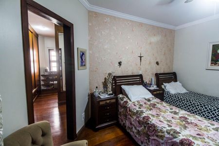 Casa de condomínio à venda com 367m², 4 quartos e 4 vagas Casa de condomínio à venda com 367m², 4 quartos e 4 vagasSuíte 5