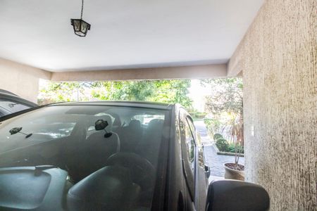 Casa de condomínio à venda com 367m², 4 quartos e 4 vagas Casa de condomínio à venda com 367m², 4 quartos e 4 vagasGaragem
