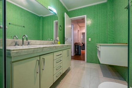 Apartamento para alugar com 142m², 3 quartos e 2 vagas Apartamento para alugar com 142m², 3 quartos e 2 vagasBanheiro Social