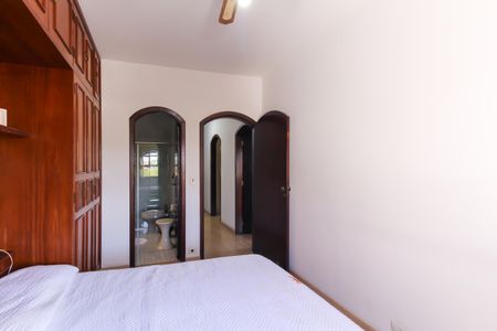 Casa à venda com 280m², 3 quartos e 6 vagas Casa à venda com 280m², 3 quartos e 6 vagasSuíte 1
