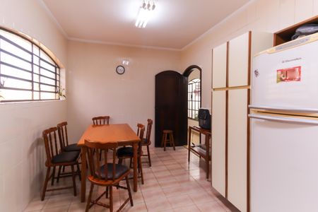 Casa à venda com 280m², 3 quartos e 6 vagas Casa à venda com 280m², 3 quartos e 6 vagasCozinha