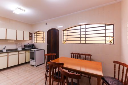 Casa à venda com 280m², 3 quartos e 6 vagas Casa à venda com 280m², 3 quartos e 6 vagasCozinha