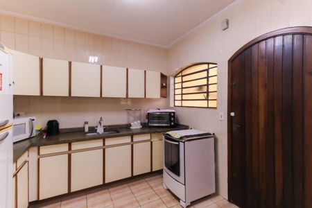 Casa à venda com 280m², 3 quartos e 6 vagas Casa à venda com 280m², 3 quartos e 6 vagasCozinha