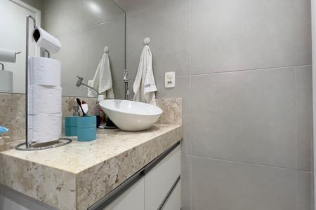 Apartamento à venda com 83m², 3 quartos e 2 vagas Apartamento à venda com 83m², 3 quartos e 2 vagasBanheiro da Suíte