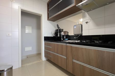 Apartamento à venda com 83m², 3 quartos e 2 vagas Apartamento à venda com 83m², 3 quartos e 2 vagasCozinha e Área de Serviço