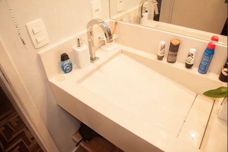 Casa à venda com 164m², 2 quartos e 2 vagasBanheiro